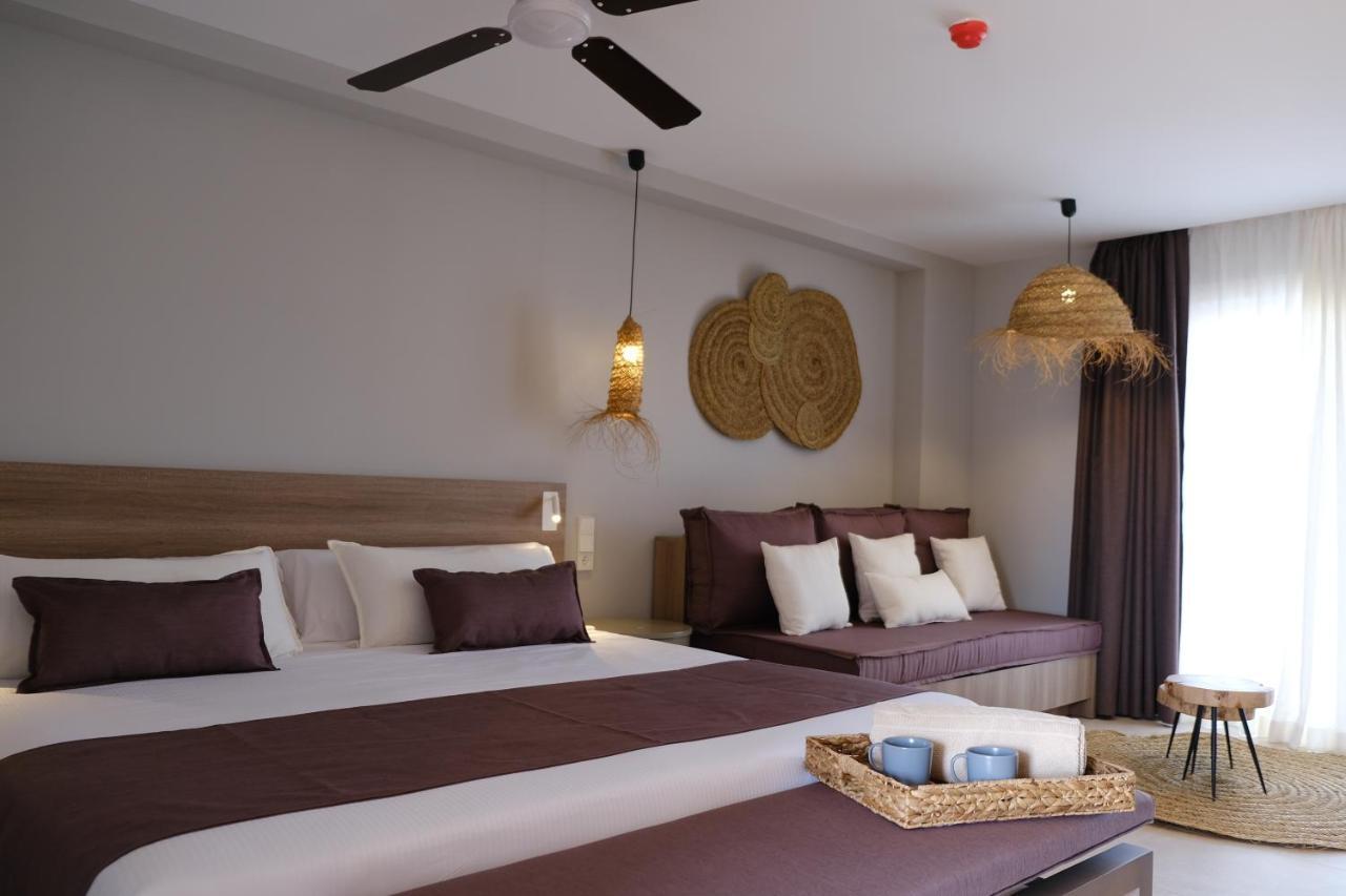 Eques Petit Resort Кала де Ор Экстерьер фото