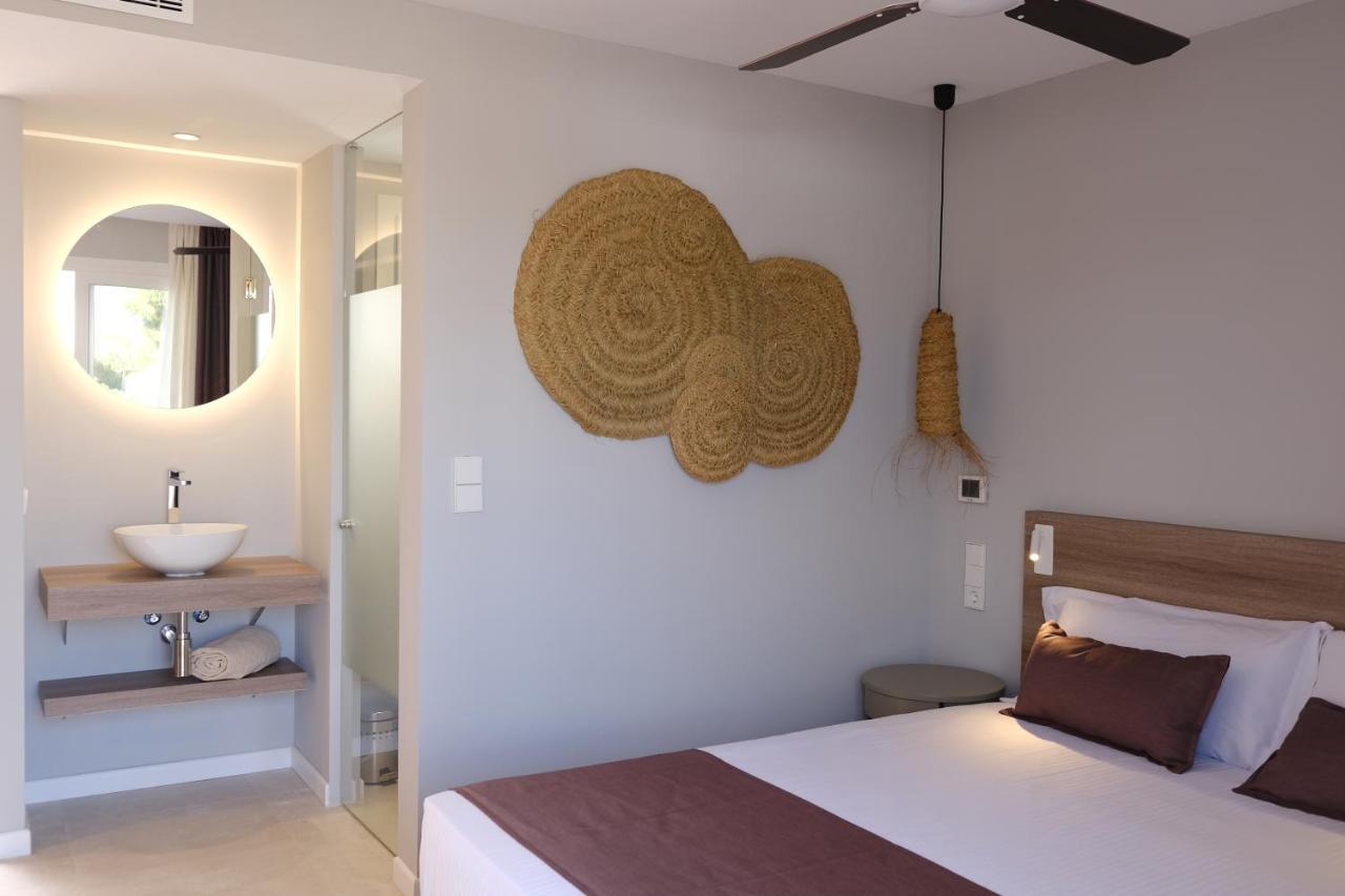 Eques Petit Resort Кала де Ор Экстерьер фото