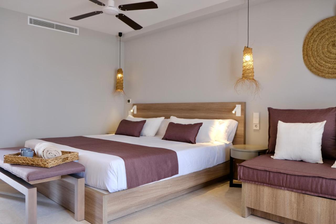Eques Petit Resort Кала де Ор Экстерьер фото