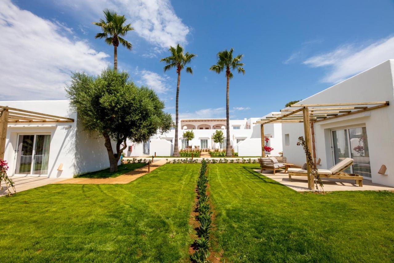 Eques Petit Resort Кала де Ор Экстерьер фото