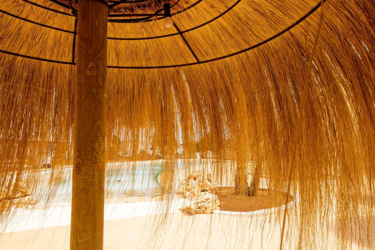 Eques Petit Resort Кала де Ор Экстерьер фото