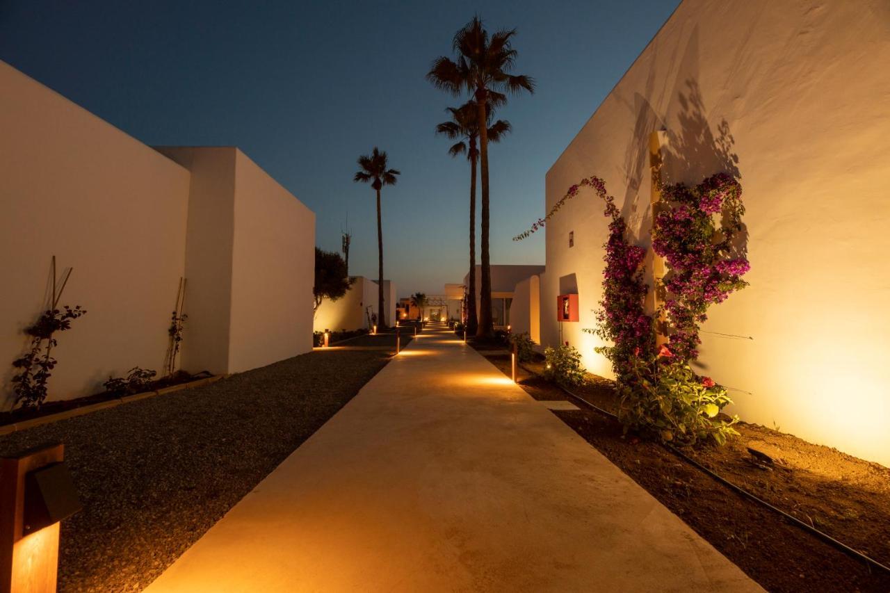 Eques Petit Resort Кала де Ор Экстерьер фото