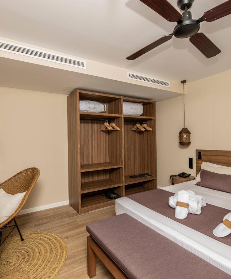 Eques Petit Resort Кала де Ор Экстерьер фото